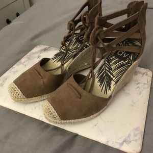 Laced wedges. Perfect for summer!
